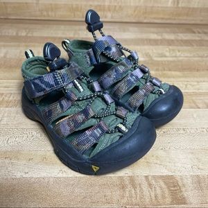 KEEN 8212 youth 9 Newport Sandals green Camo